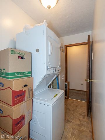 671 W Shore Boulevard, Sheffield Lake, OH 44054