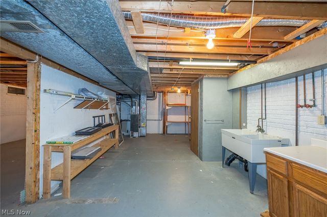 671 W Shore Boulevard, Sheffield Lake, OH 44054