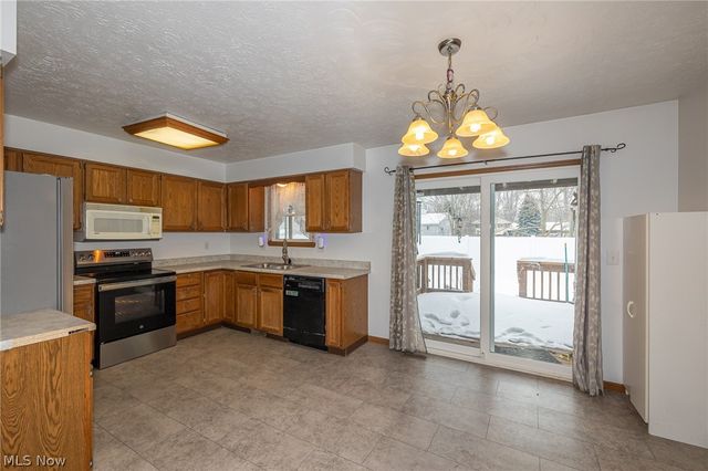 671 W Shore Boulevard, Sheffield Lake, OH 44054