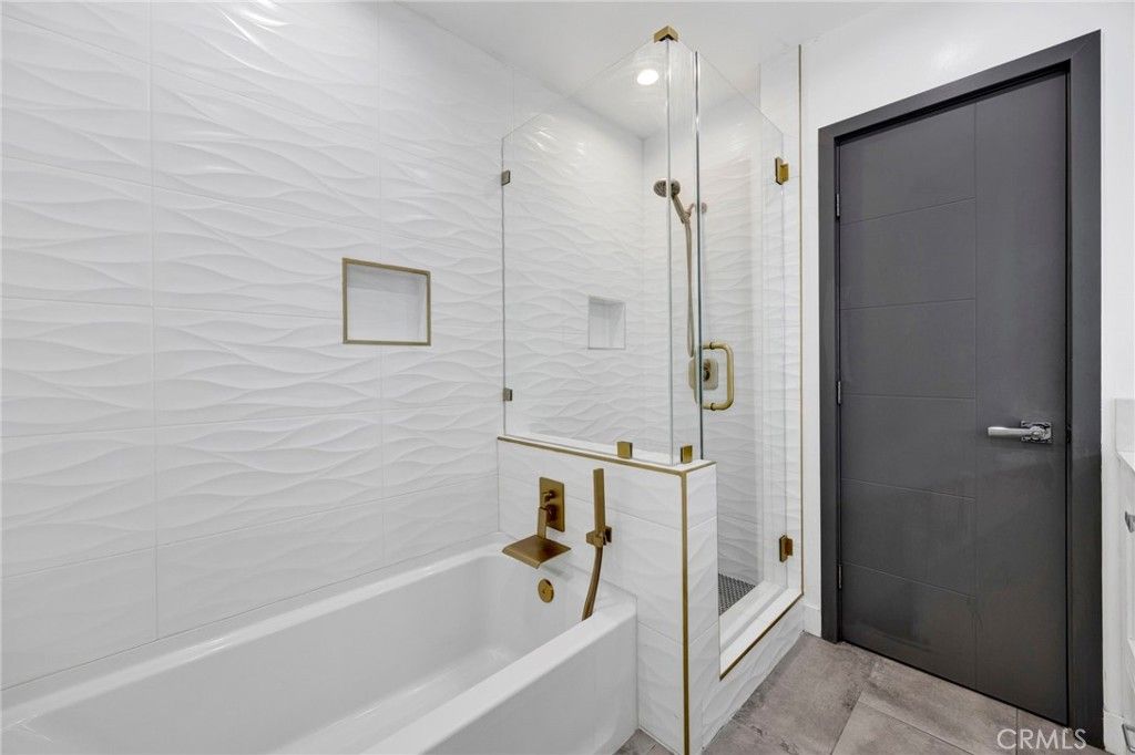 Image 10 of property listing at 4912 Alonzo Avenue, Encino, CA 91316