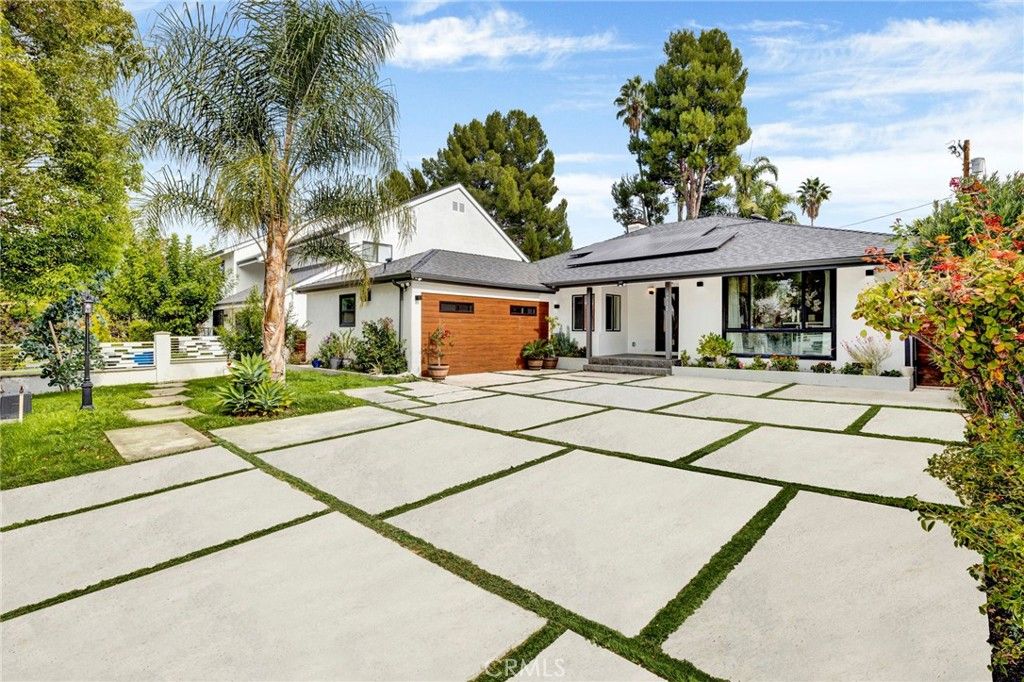 Image 14 of property listing at 4912 Alonzo Avenue, Encino, CA 91316