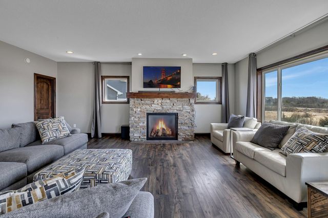 3346 Old Stone Way NE, Sauk Rapids, MN 56379