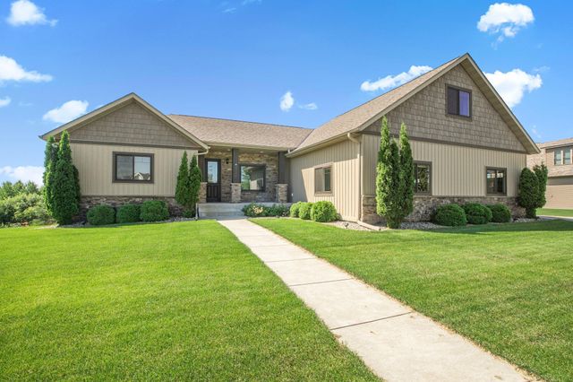 3346 Old Stone Way NE, Sauk Rapids, MN 56379