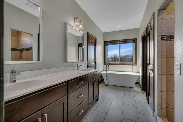 3346 Old Stone Way NE, Sauk Rapids, MN 56379