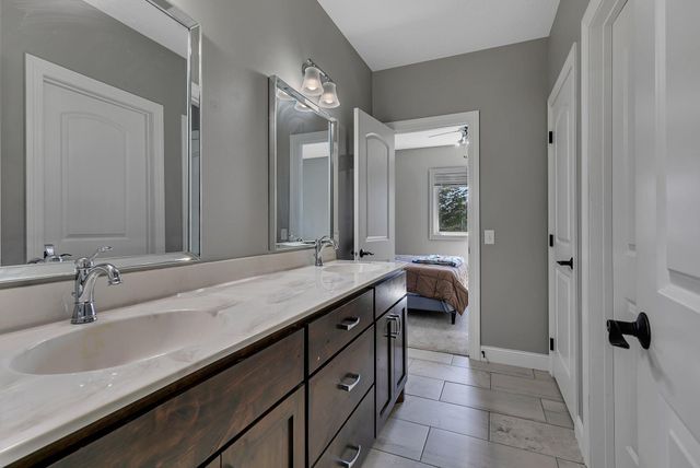 3346 Old Stone Way NE, Sauk Rapids, MN 56379