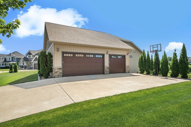 3346 Old Stone Way NE, Sauk Rapids, MN 56379