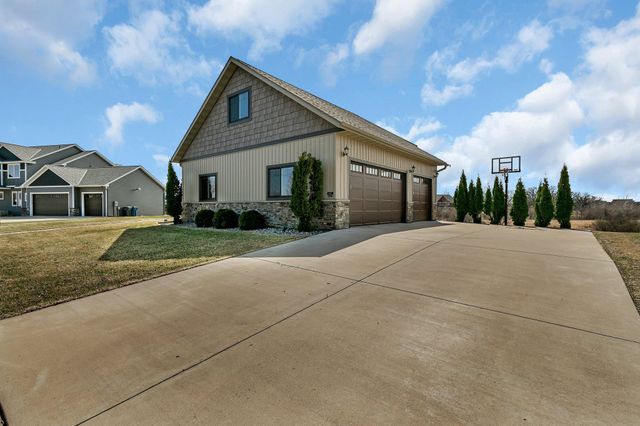 3346 Old Stone Way NE, Sauk Rapids, MN 56379