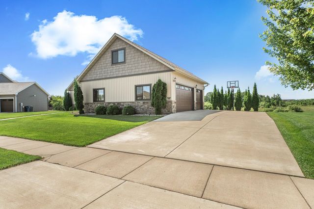 3346 Old Stone Way NE, Sauk Rapids, MN 56379