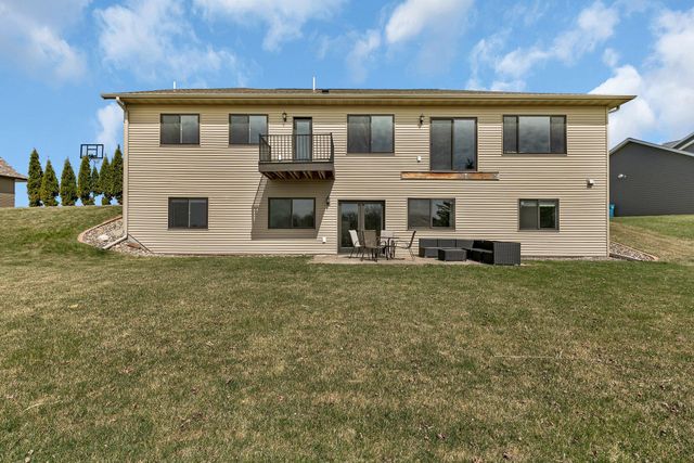 3346 Old Stone Way NE, Sauk Rapids, MN 56379