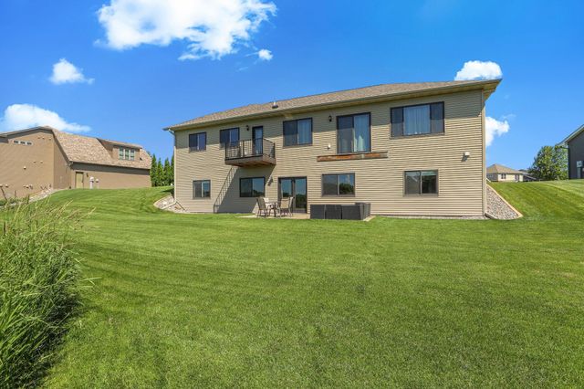 3346 Old Stone Way NE, Sauk Rapids, MN 56379