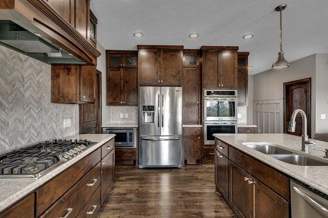 3346 Old Stone Way NE, Sauk Rapids, MN 56379