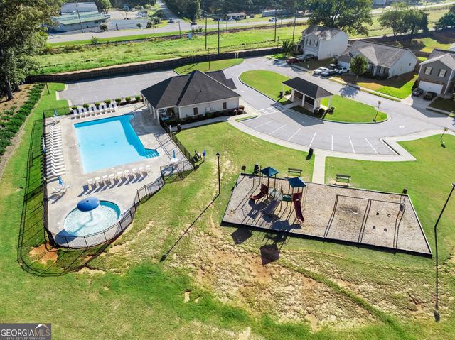 152 Starbuck Parkway, Pendergrass, GA 30567