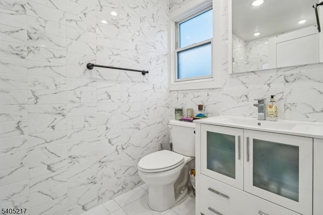 104 Poplar St 2, Jersey City, NJ 07307