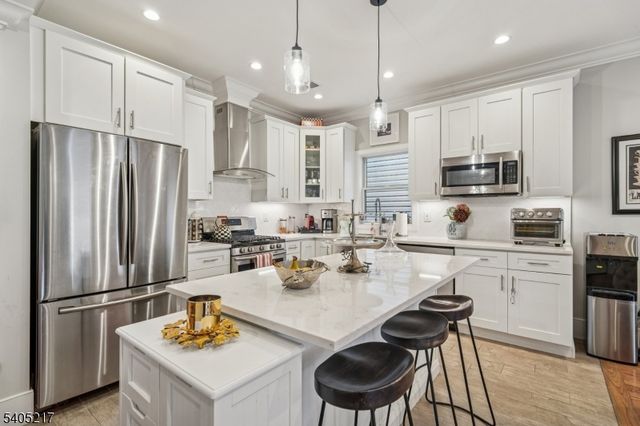 104 Poplar St 2, Jersey City, NJ 07307