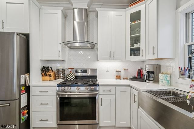 104 Poplar St 2, Jersey City, NJ 07307