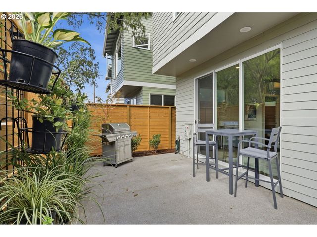 2492 Se 67th Ave, Portland, OR 97206
