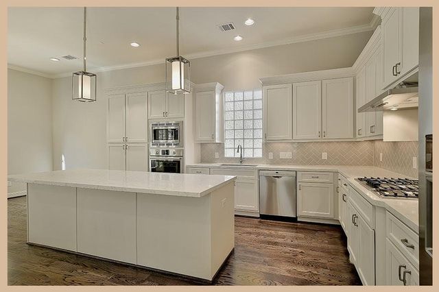 215 Willow Street, Shenandoah, TX 77384