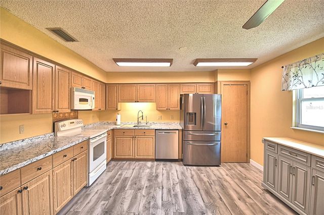 2815 CHRISTIE LANE, Lakeland, FL 33813
