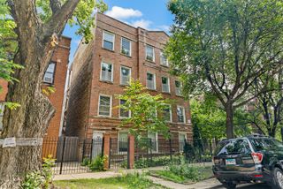 3039 N Troy Street 2W, Chicago, IL 60618