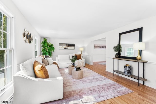 27 Norwood Ave, Glen Rock Boro, NJ 07452