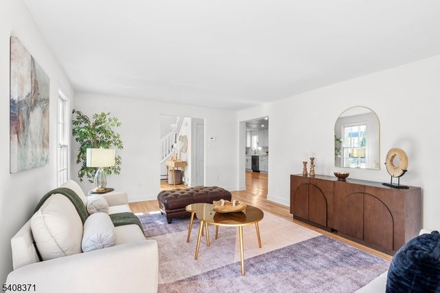 27 Norwood Ave, Glen Rock Boro, NJ 07452