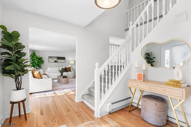 27 Norwood Ave, Glen Rock Boro, NJ 07452