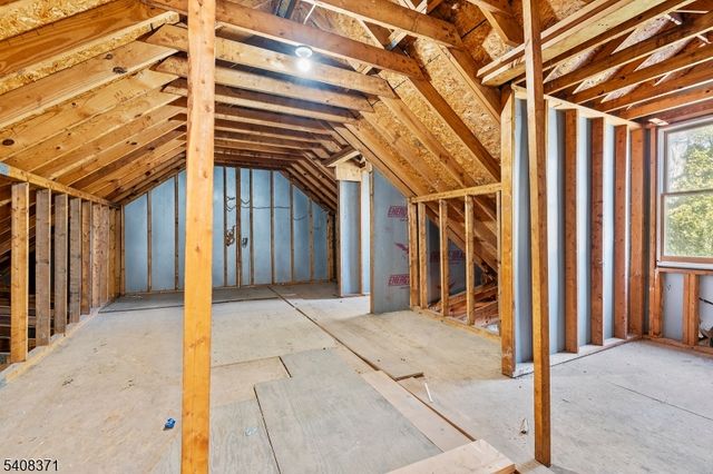 27 Norwood Ave, Glen Rock Boro, NJ 07452