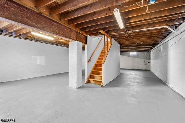 27 Norwood Ave, Glen Rock Boro, NJ 07452