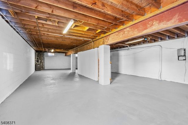 27 Norwood Ave, Glen Rock Boro, NJ 07452