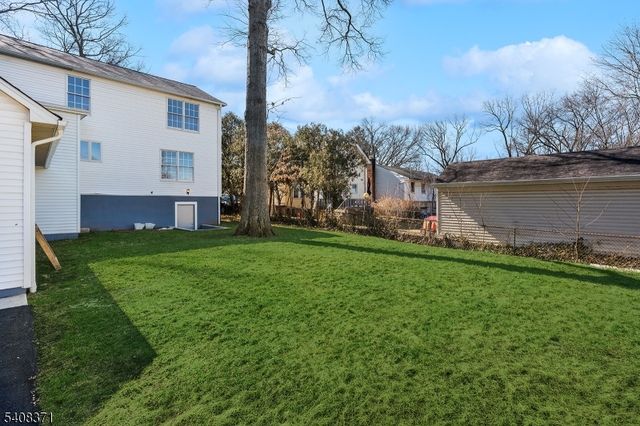 27 Norwood Ave, Glen Rock Boro, NJ 07452