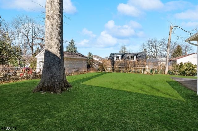 27 Norwood Ave, Glen Rock Boro, NJ 07452