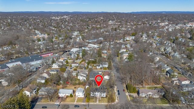 27 Norwood Ave, Glen Rock Boro, NJ 07452