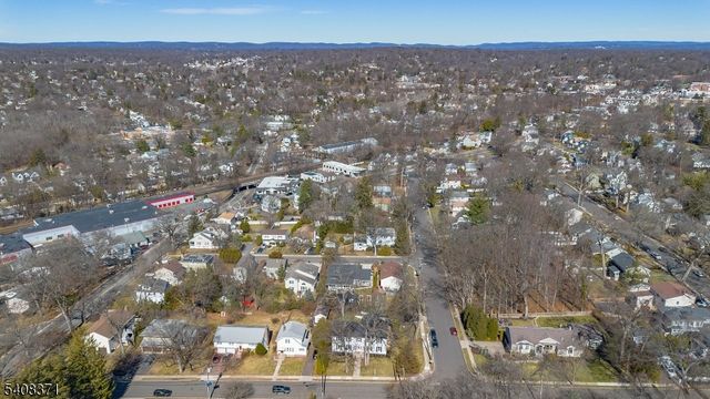 27 Norwood Ave, Glen Rock Boro, NJ 07452