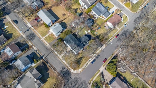 27 Norwood Ave, Glen Rock Boro, NJ 07452