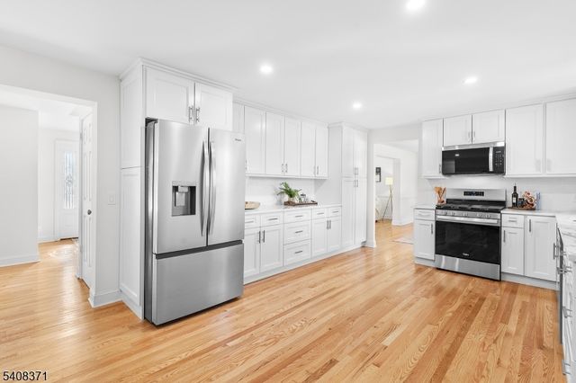 27 Norwood Ave, Glen Rock Boro, NJ 07452