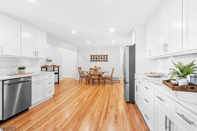 27 Norwood Ave, Glen Rock Boro, NJ 07452