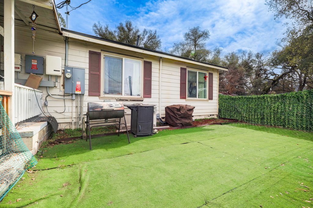 Image 18 of property listing at 41234 Pamela Place, Oakhurst, CA 93644