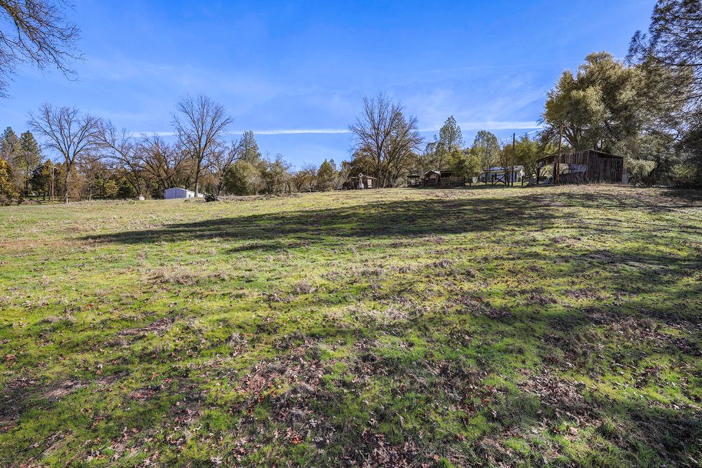 Image 21 of property listing at 41234 Pamela Place, Oakhurst, CA 93644