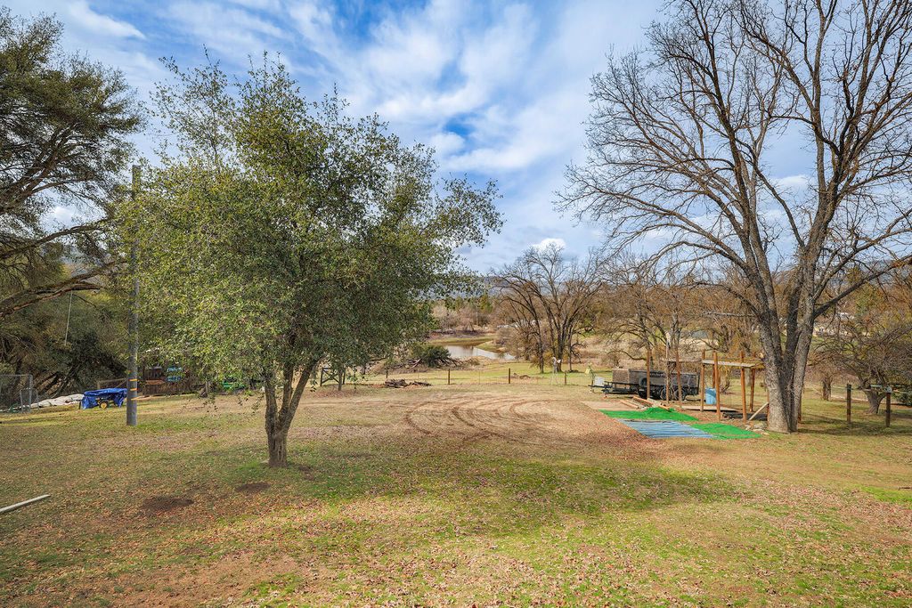 Image 22 of property listing at 41234 Pamela Place, Oakhurst, CA 93644