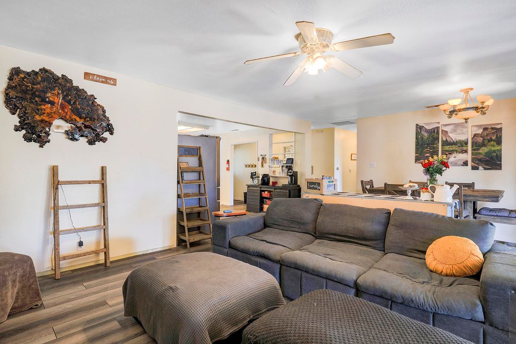 Image 33 of property listing at 41234 Pamela Place, Oakhurst, CA 93644