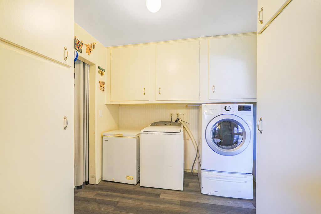 Image 35 of property listing at 41234 Pamela Place, Oakhurst, CA 93644