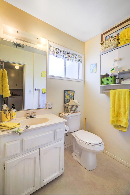 Image 36 of property listing at 41234 Pamela Place, Oakhurst, CA 93644