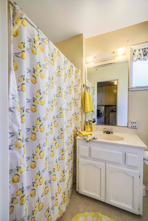 Image 37 of property listing at 41234 Pamela Place, Oakhurst, CA 93644