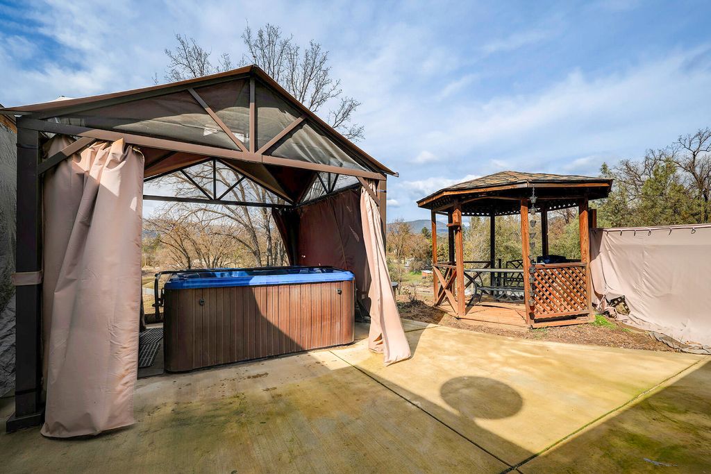 Image 48 of property listing at 41234 Pamela Place, Oakhurst, CA 93644