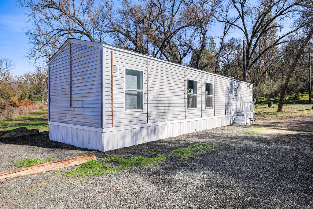 Image 51 of property listing at 41234 Pamela Place, Oakhurst, CA 93644