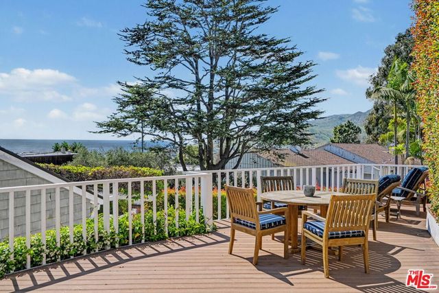 17763 Sabbiadoro Way, Pacific Palisades, CA 90272