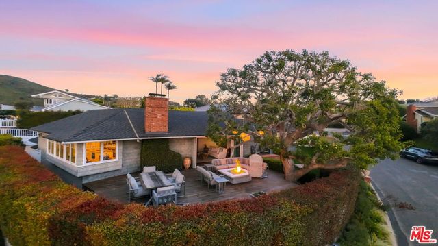 17763 Sabbiadoro Way, Pacific Palisades, CA 90272
