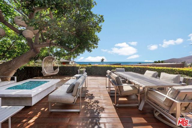 17763 Sabbiadoro Way, Pacific Palisades, CA 90272