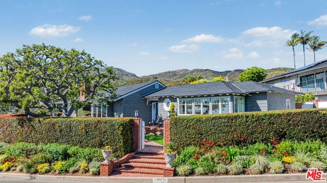 17763 Sabbiadoro Way, Pacific Palisades, CA 90272