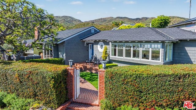 17763 Sabbiadoro Way, Pacific Palisades, CA 90272